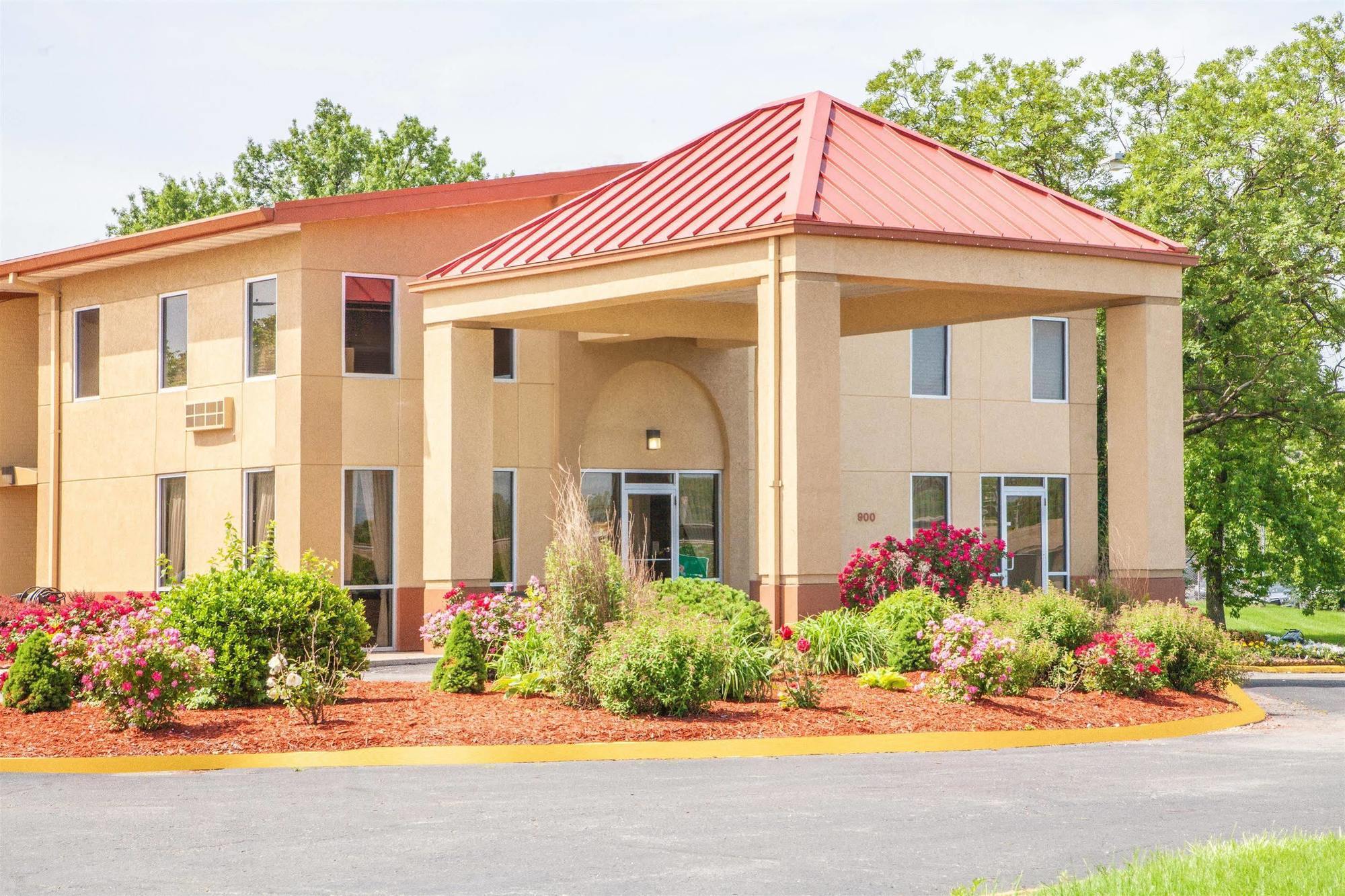 Days Inn By Wyndham Columbia I-70 Exterior photo