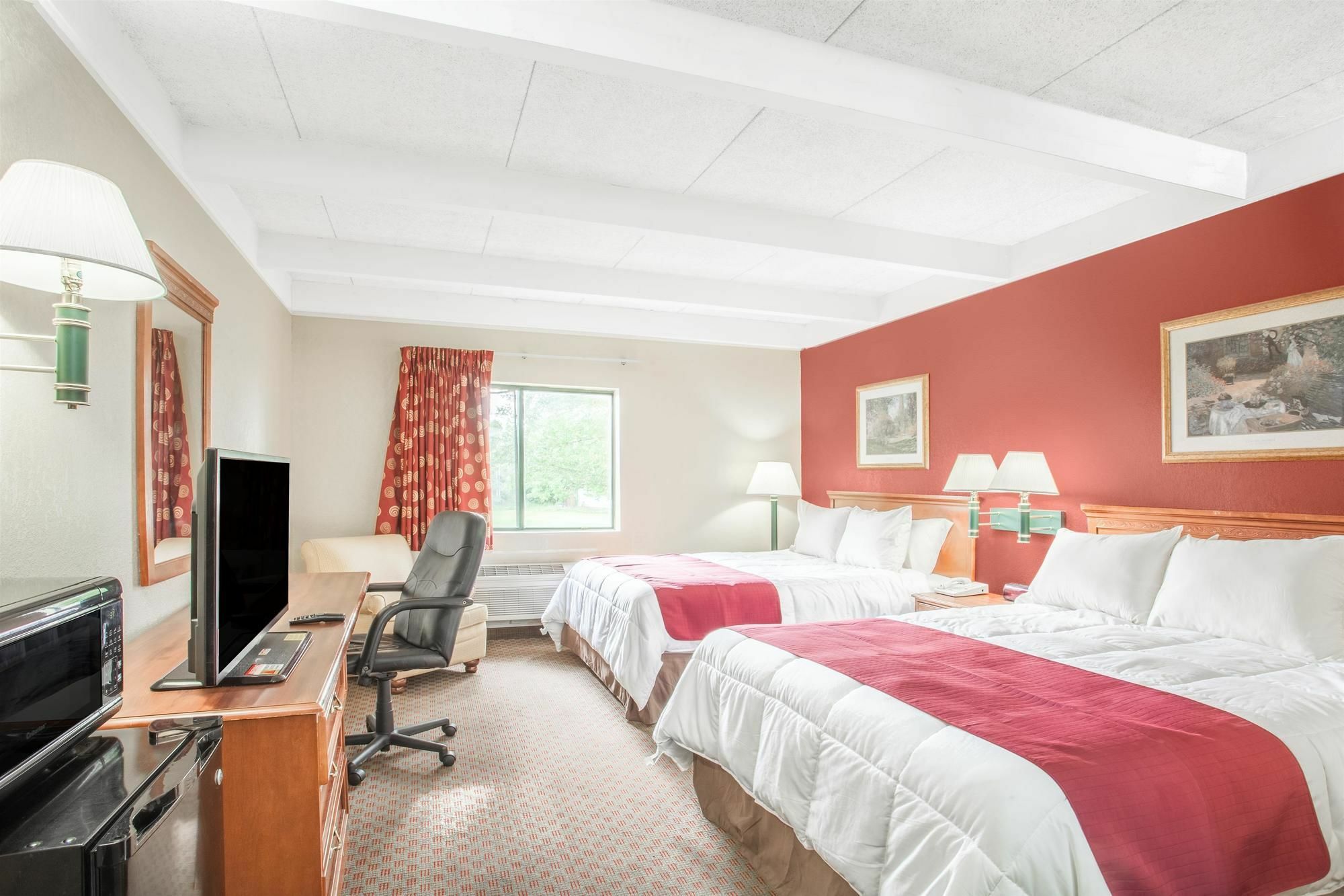 Days Inn By Wyndham Columbia I-70 Exterior photo